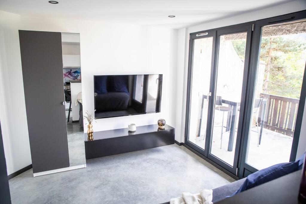 Bienvenue Dans Le Cobalt ! Apartment Cholonge Luaran gambar