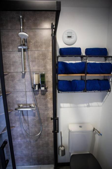 Bienvenue Dans Le Cobalt ! Apartment Cholonge Luaran gambar
