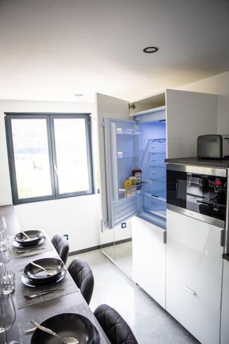 Bienvenue Dans Le Cobalt ! Apartment Cholonge Luaran gambar
